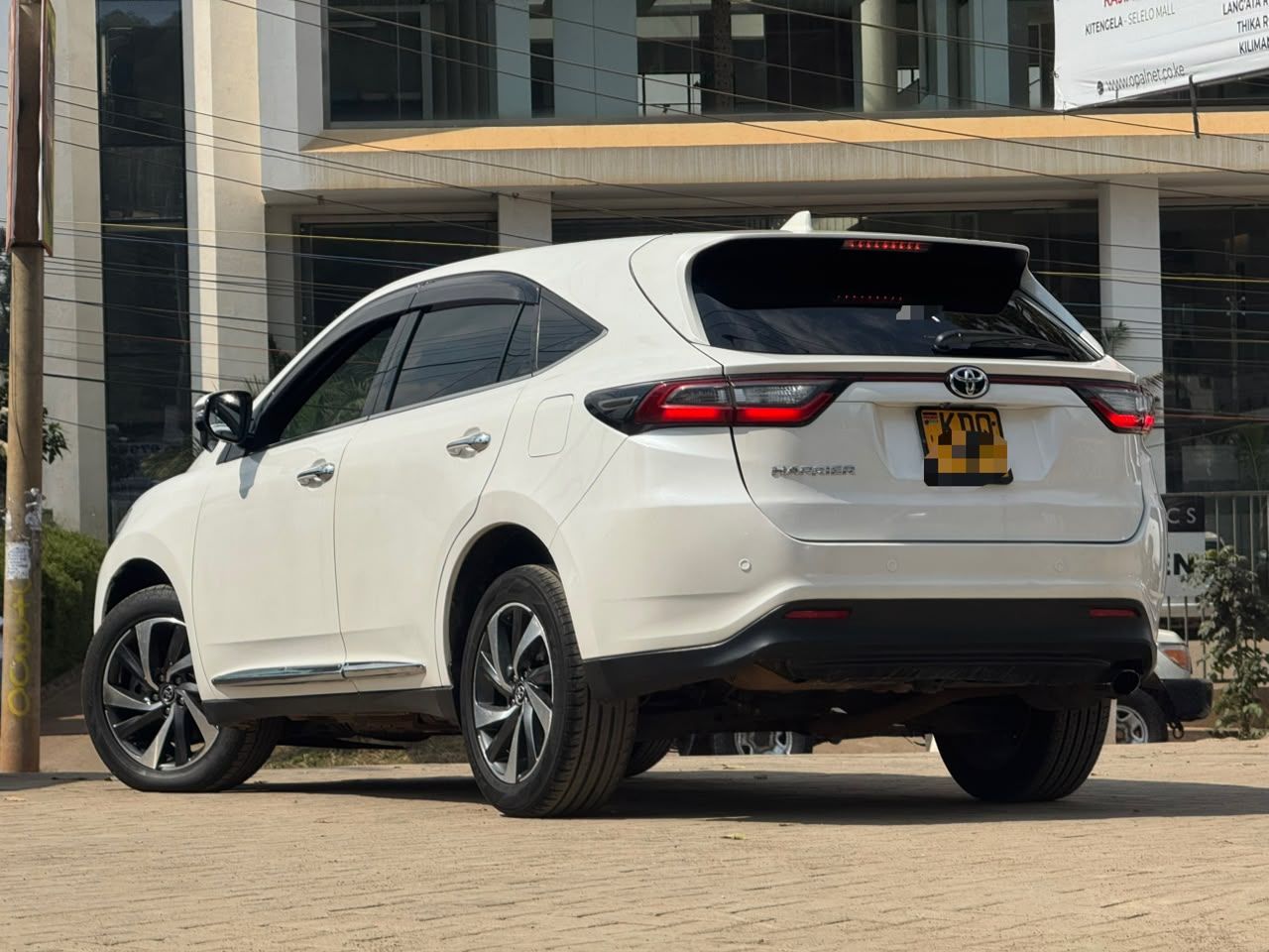 2017 Toyota Harrier thumbnail 4