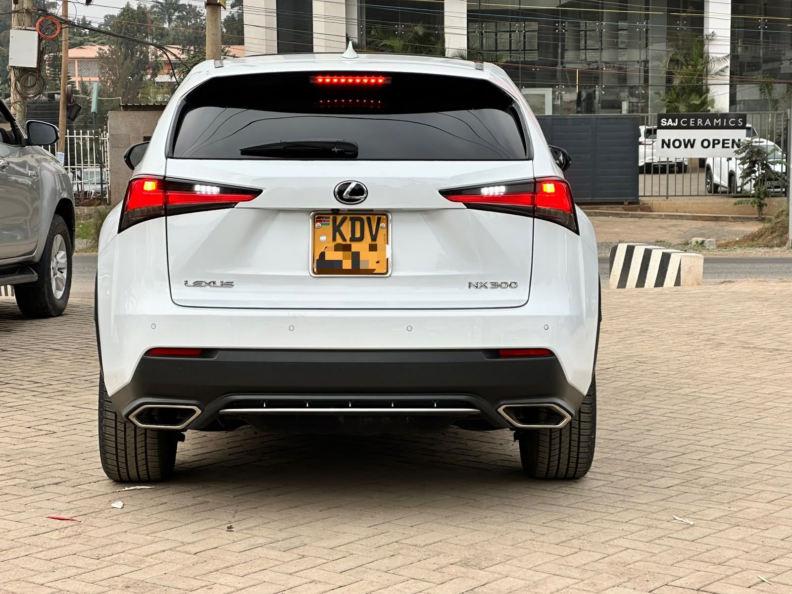 2018 Lexus NX300 fsport thumbnail 6