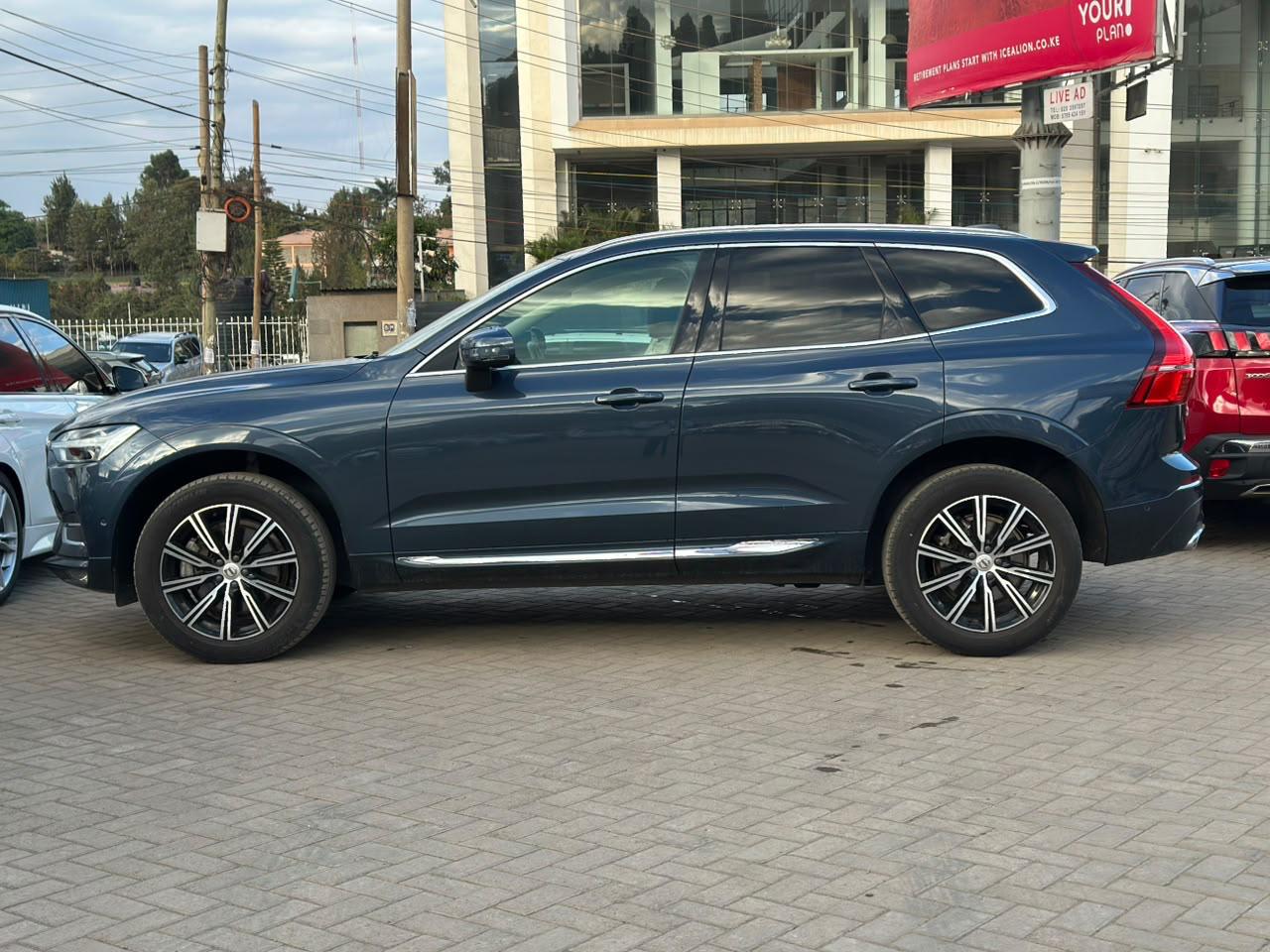 2020 Volvo XC60 D4 INSCRIPTION thumbnail 6