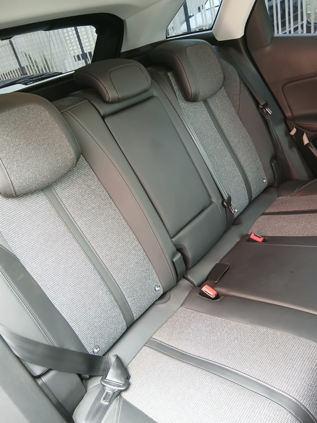 2018 Peugeot 3008 thumbnail 7