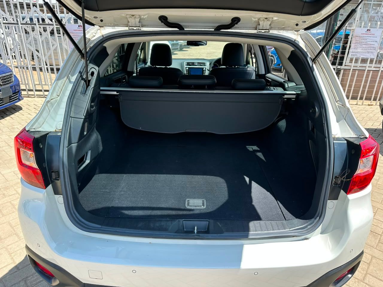 2020 Subaru Outback thumbnail 10