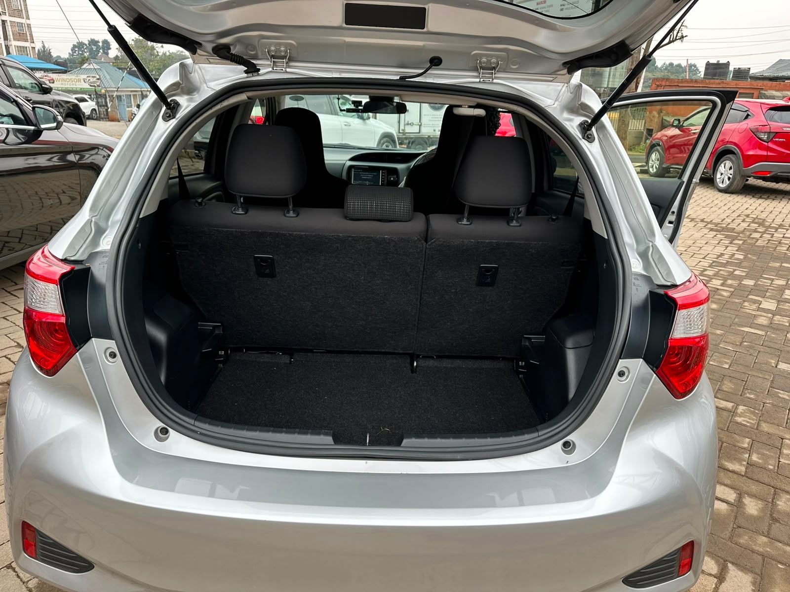 2019 Toyota vitz thumbnail 8