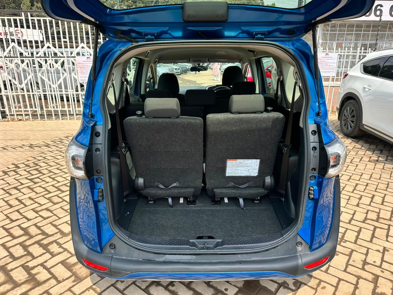 2018 Toyota Sienta Non Hybrid thumbnail 14