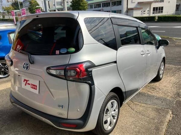 2019 Toyota Sienta thumbnail 8