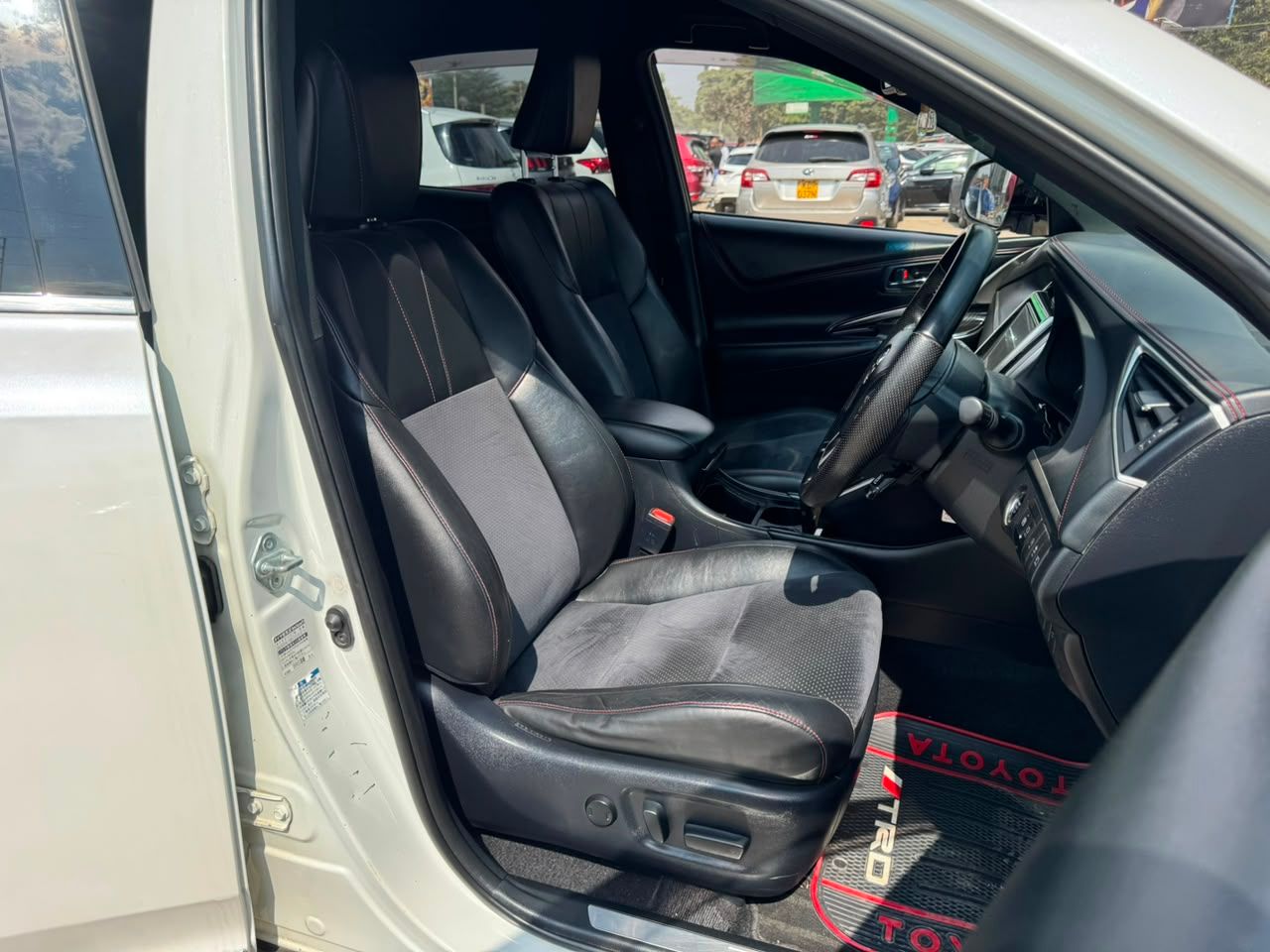 2017 Toyota Harrier thumbnail 10