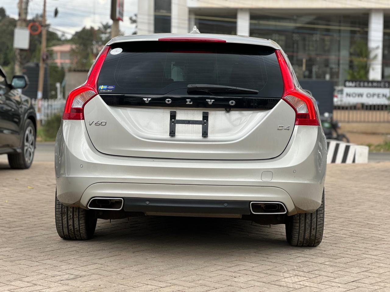 2018 Volvo V60 D4 thumbnail 5