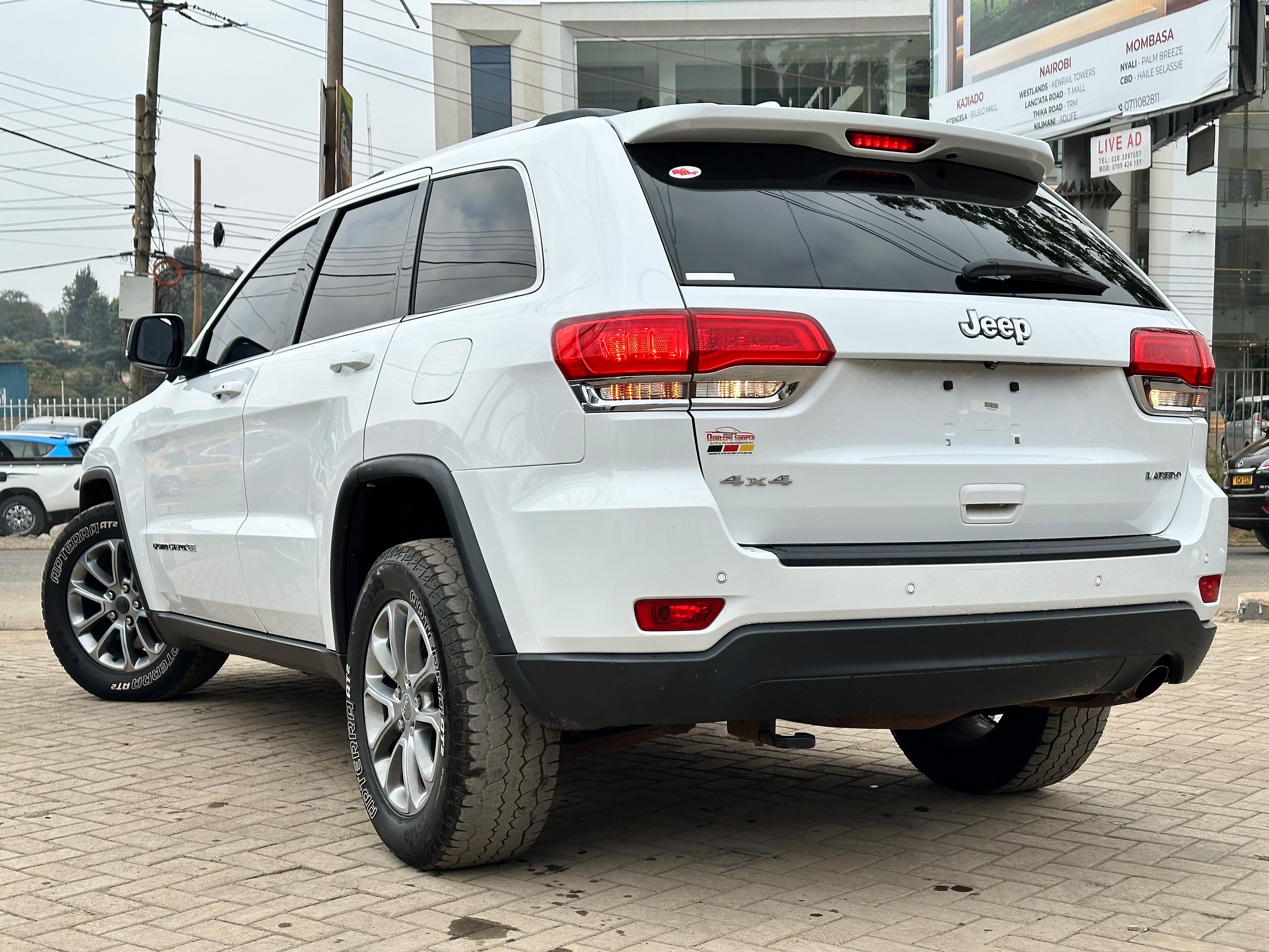 2014 Jeep Grand Cherokee thumbnail 7