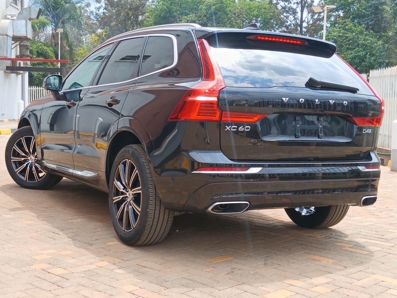 2018 Volvo XC60 D4 Inscription thumbnail 8