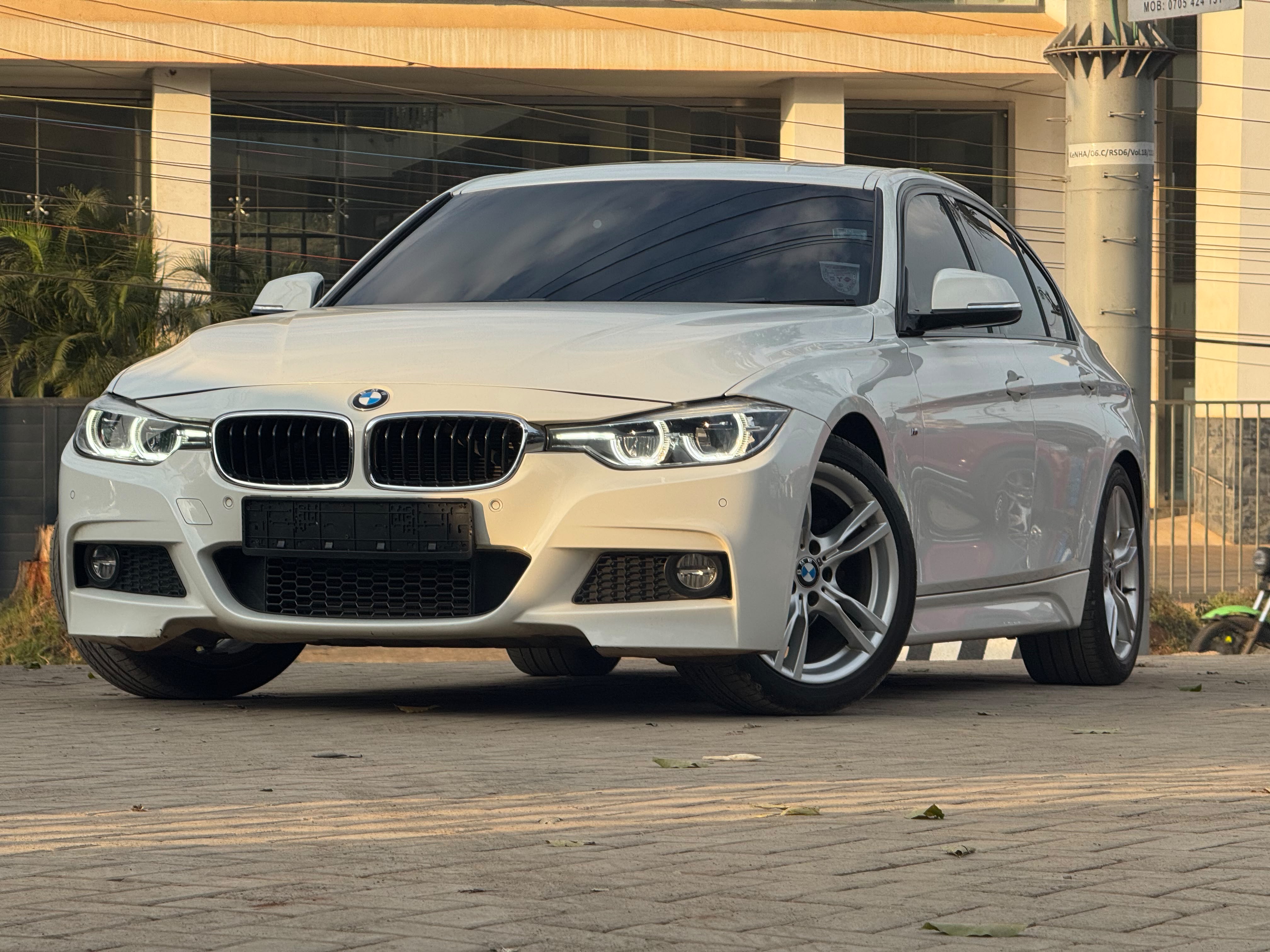 2017 BMW 318i