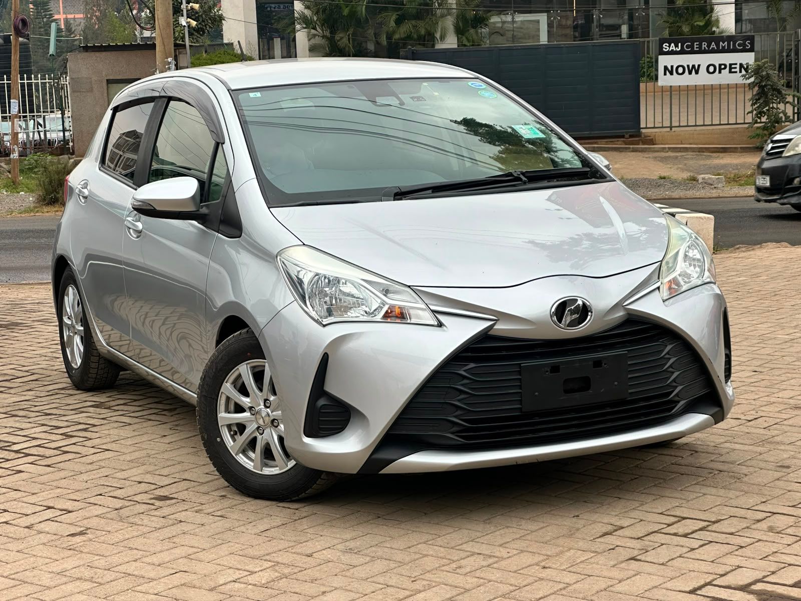 2019 Toyota vitz thumbnail 6