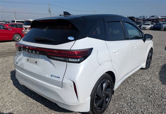 2021 Nissan Note Aura e-POWER thumbnail 4
