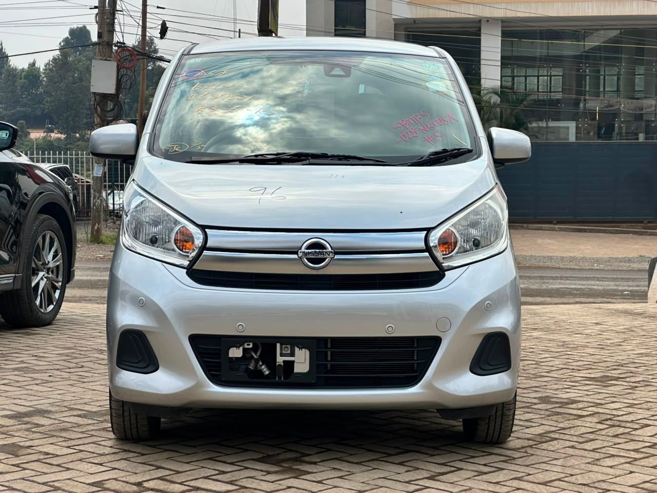 2019 Nissan Dayz J - view 3