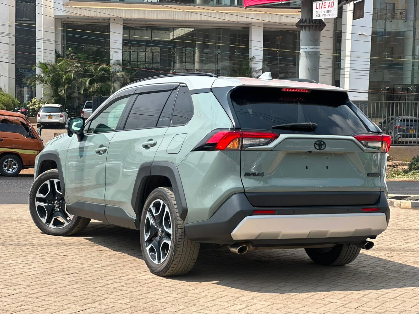 2019 Toyota RAV4 Adventure thumbnail 4