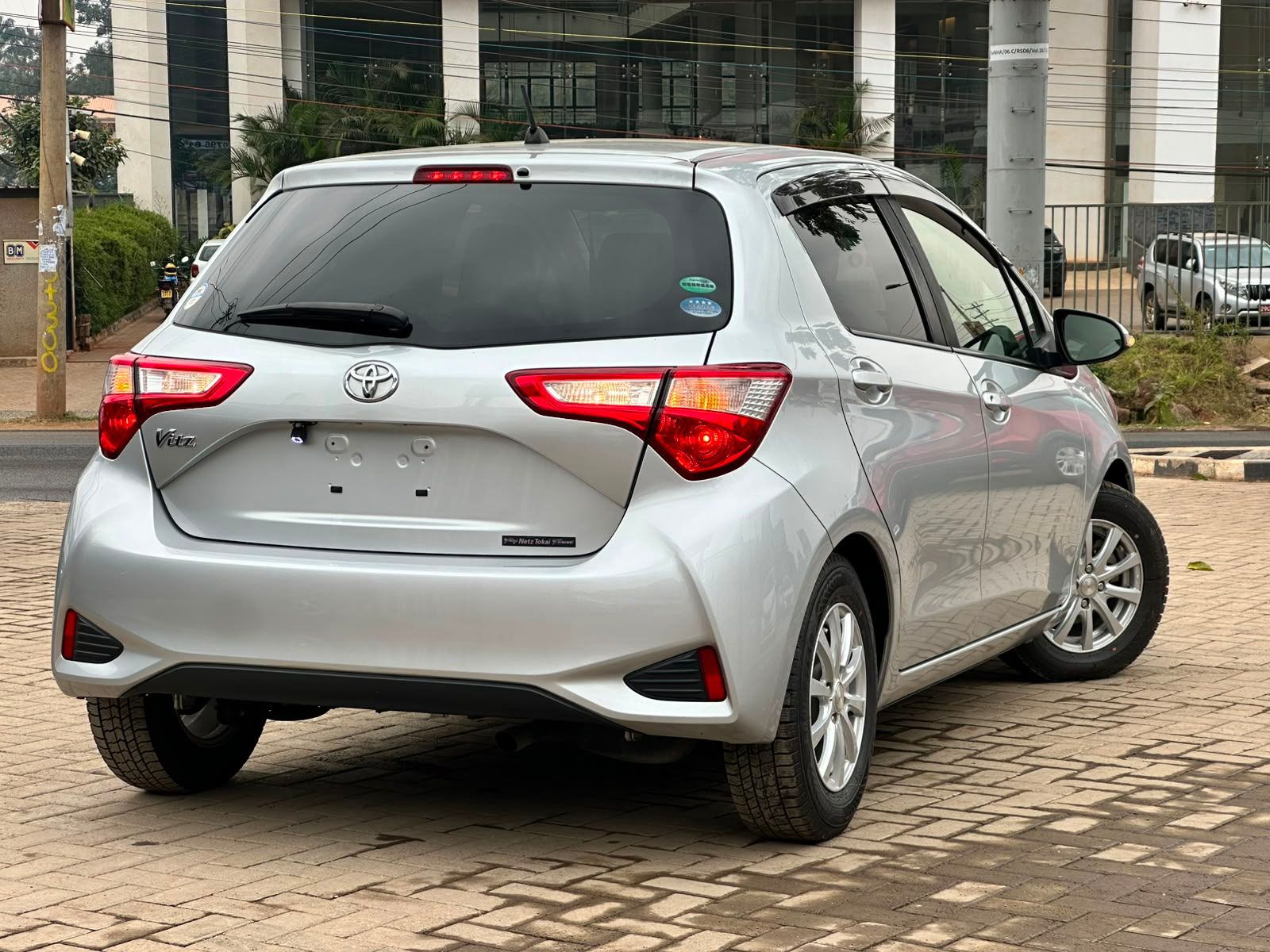 2019 Toyota vitz thumbnail 3