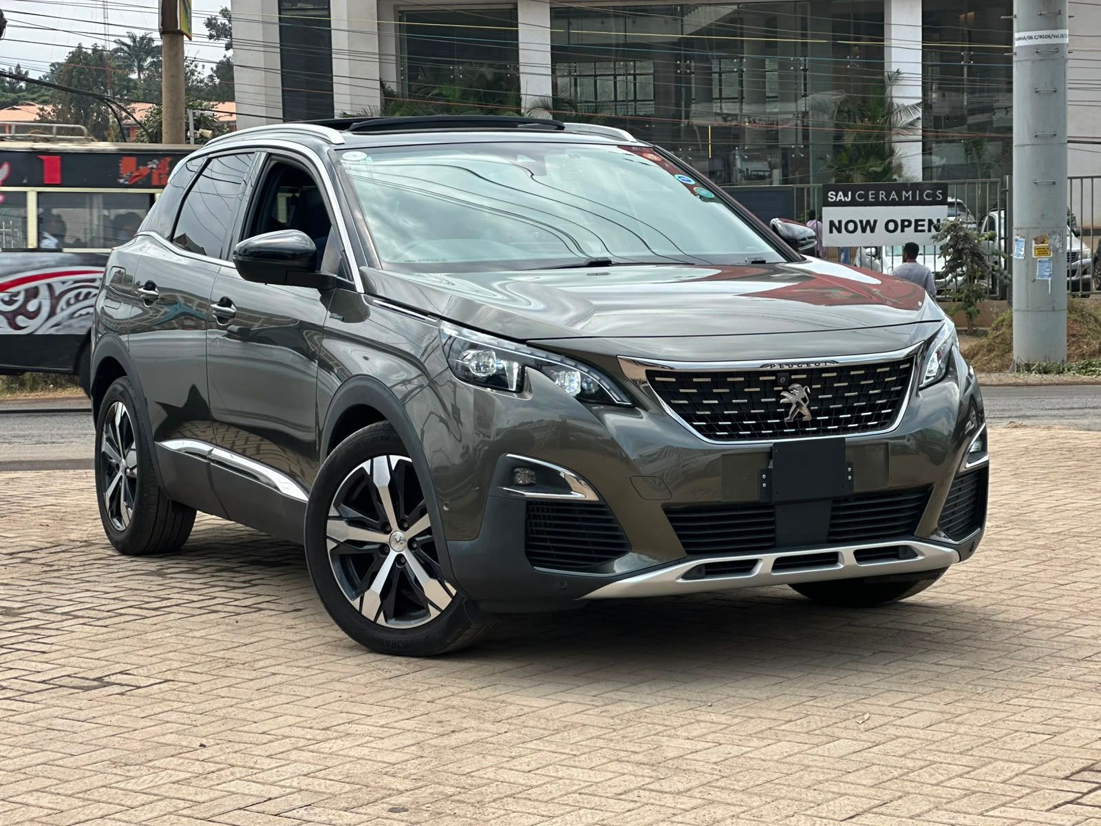 2020 Peugeot 3008 - view 2