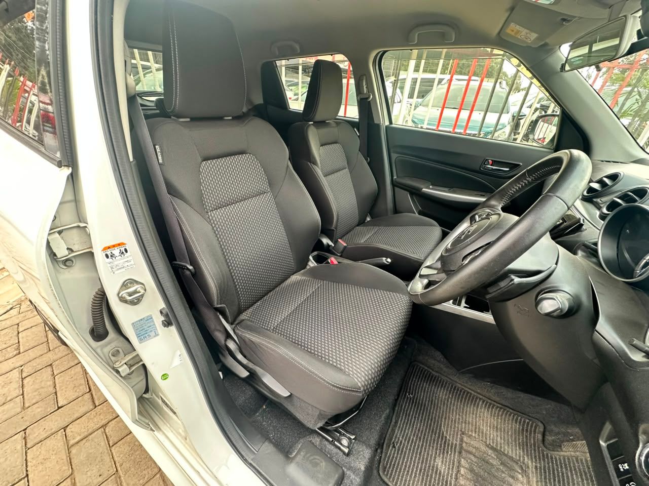 2019 Suzuki Swift RS thumbnail 7