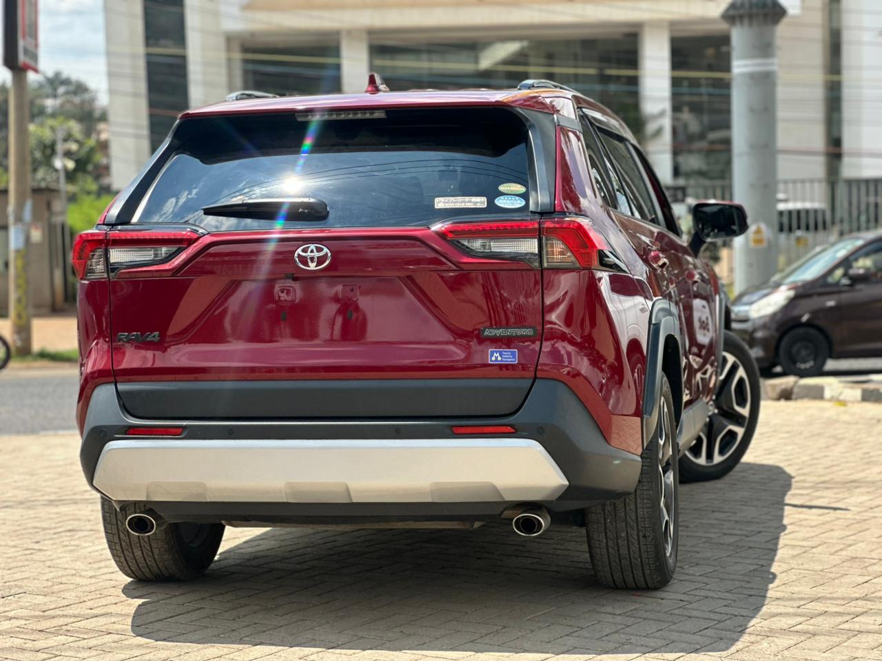 2019 Toyota RAV4 thumbnail 5