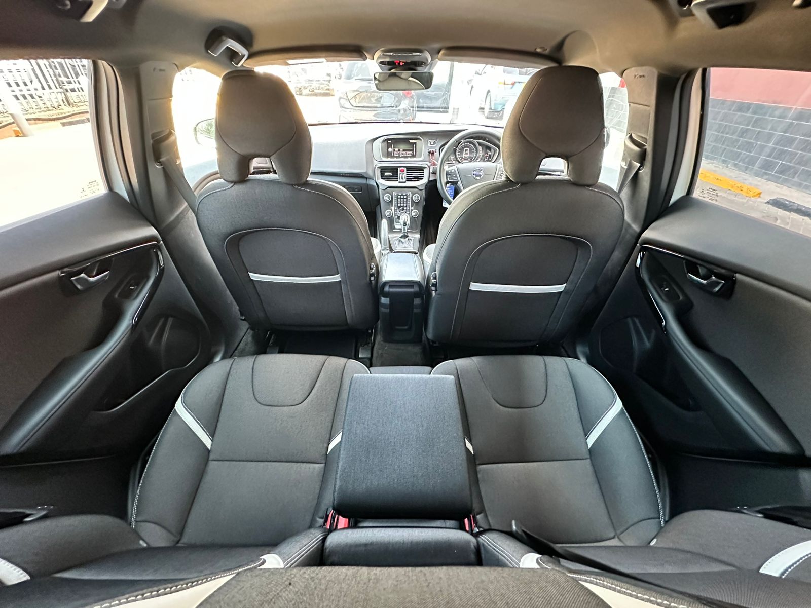 2019 Volvo V40 Cross Country D4 thumbnail 8