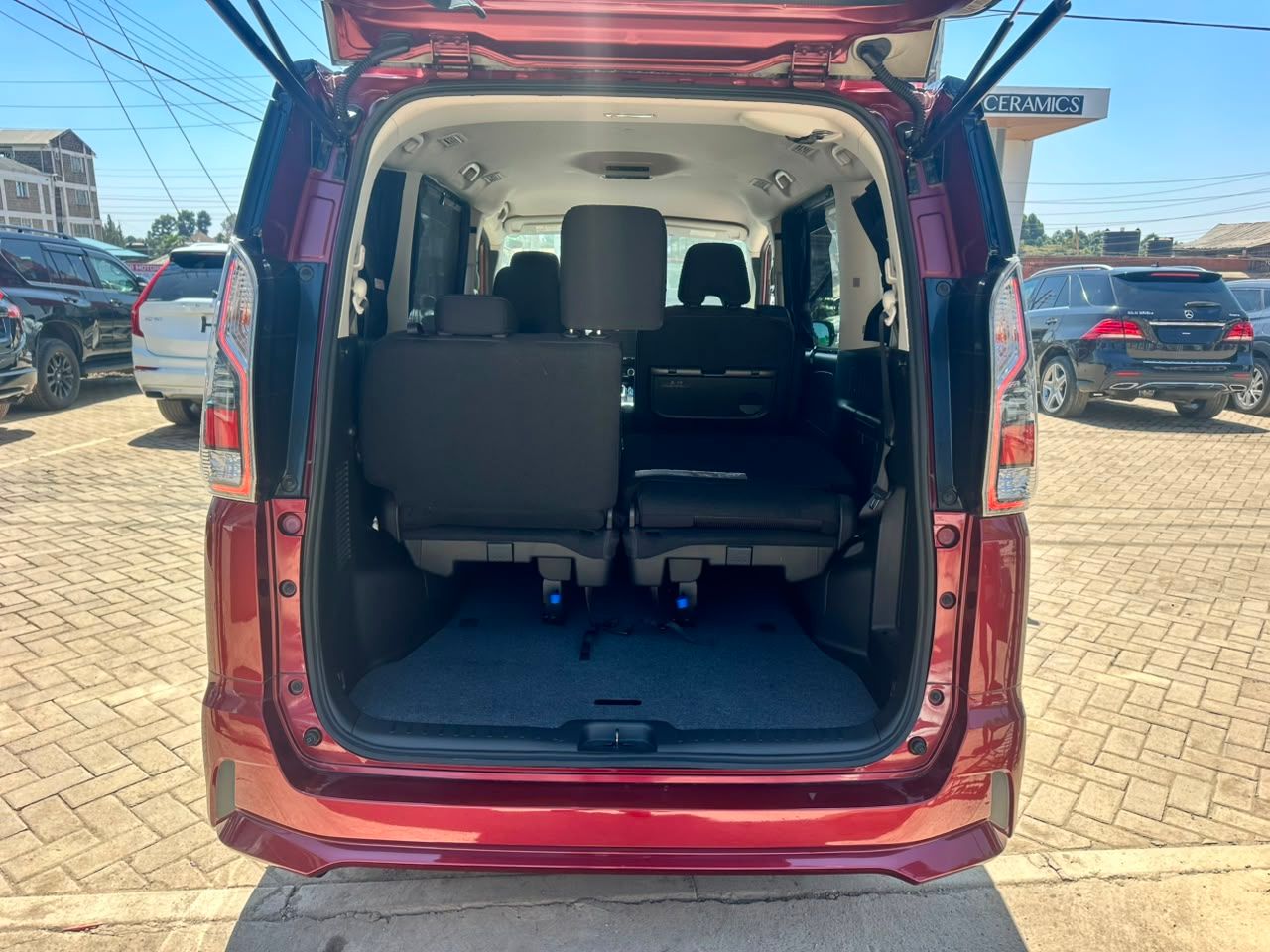 2019 Nissan Serena Highway Star thumbnail 10