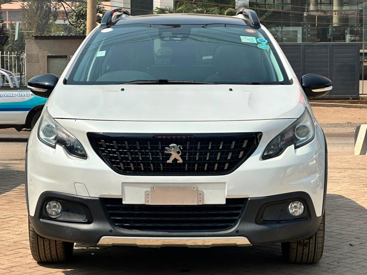 2019 Peugeot 2008 thumbnail 3