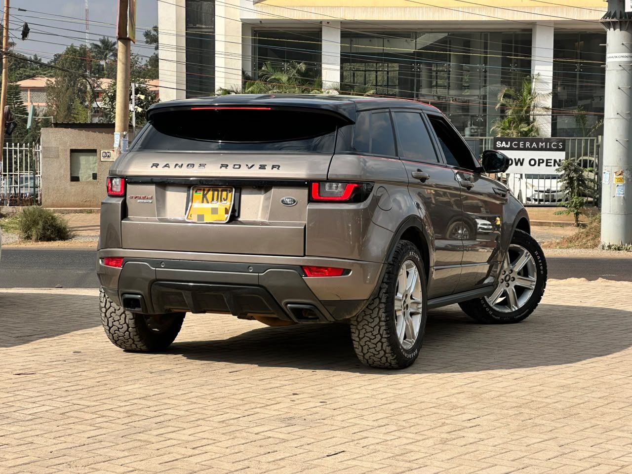 2017 Range Rover Evoque thumbnail 5