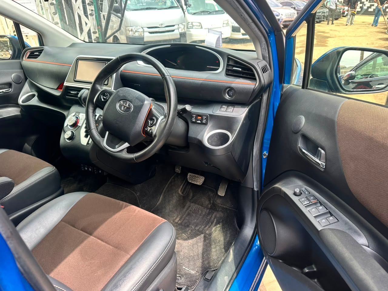 2020 Toyota Sienta  thumbnail 8
