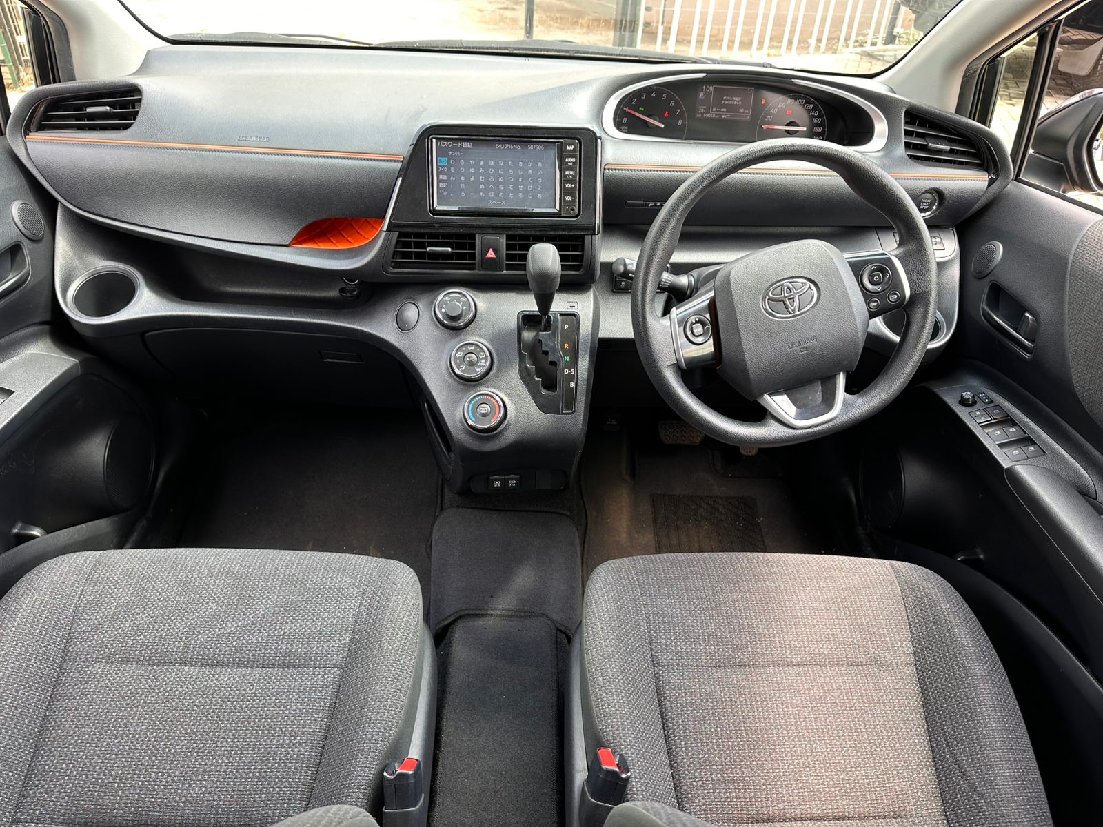 2019 Toyota Sienta Non Hybrid thumbnail 7