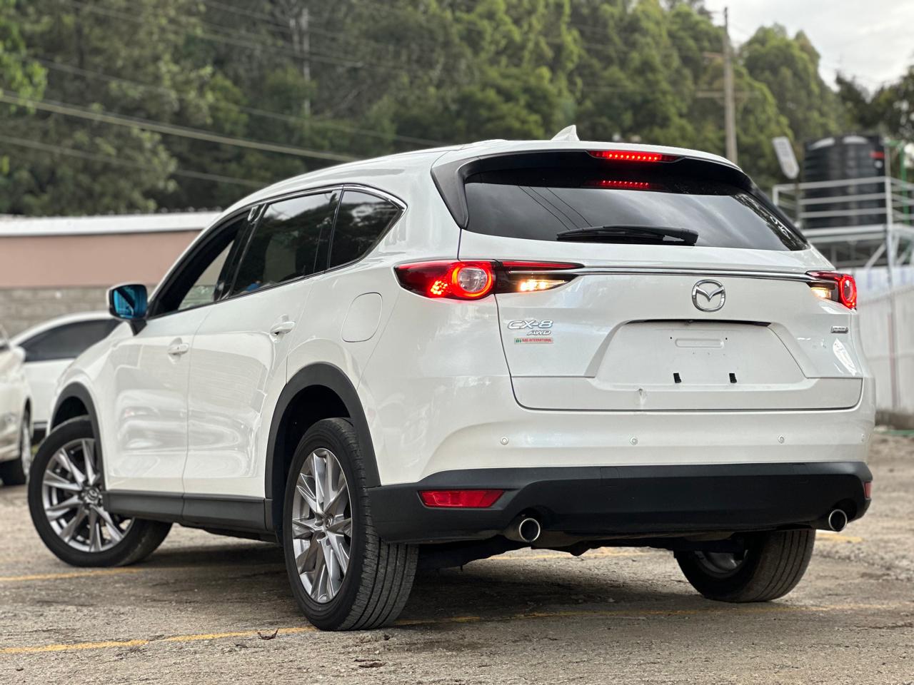 2019 Mazda CX8  thumbnail 4