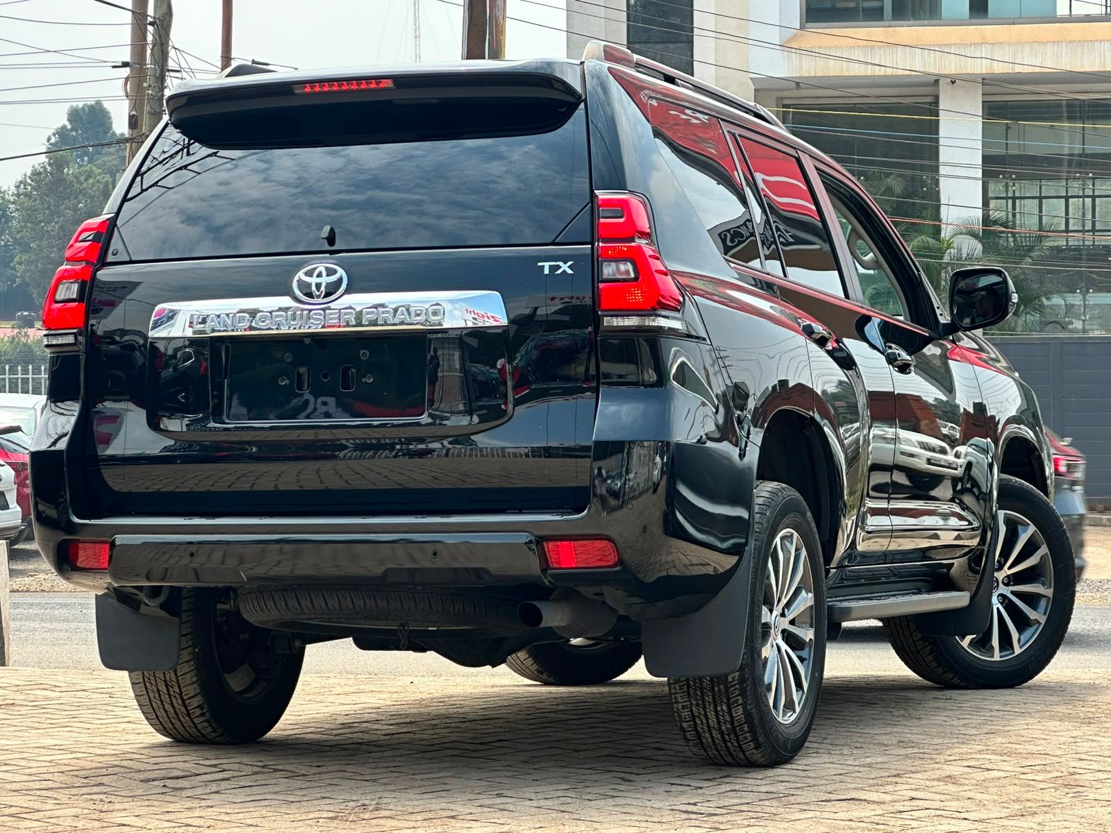 2020 Toyota Land Cruiser Prado TX thumbnail 5