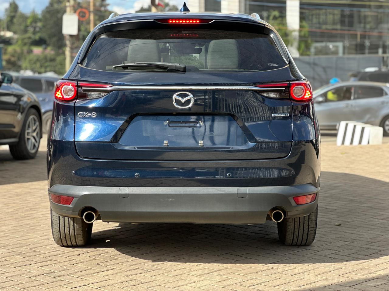 2020 Mazda CX8 thumbnail 4