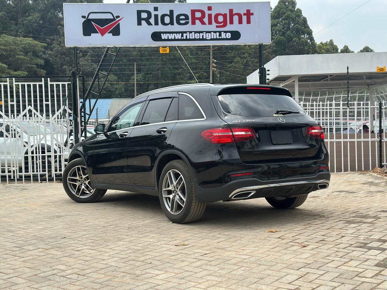 2018 Mercedes Benz GLC 220D thumbnail 4