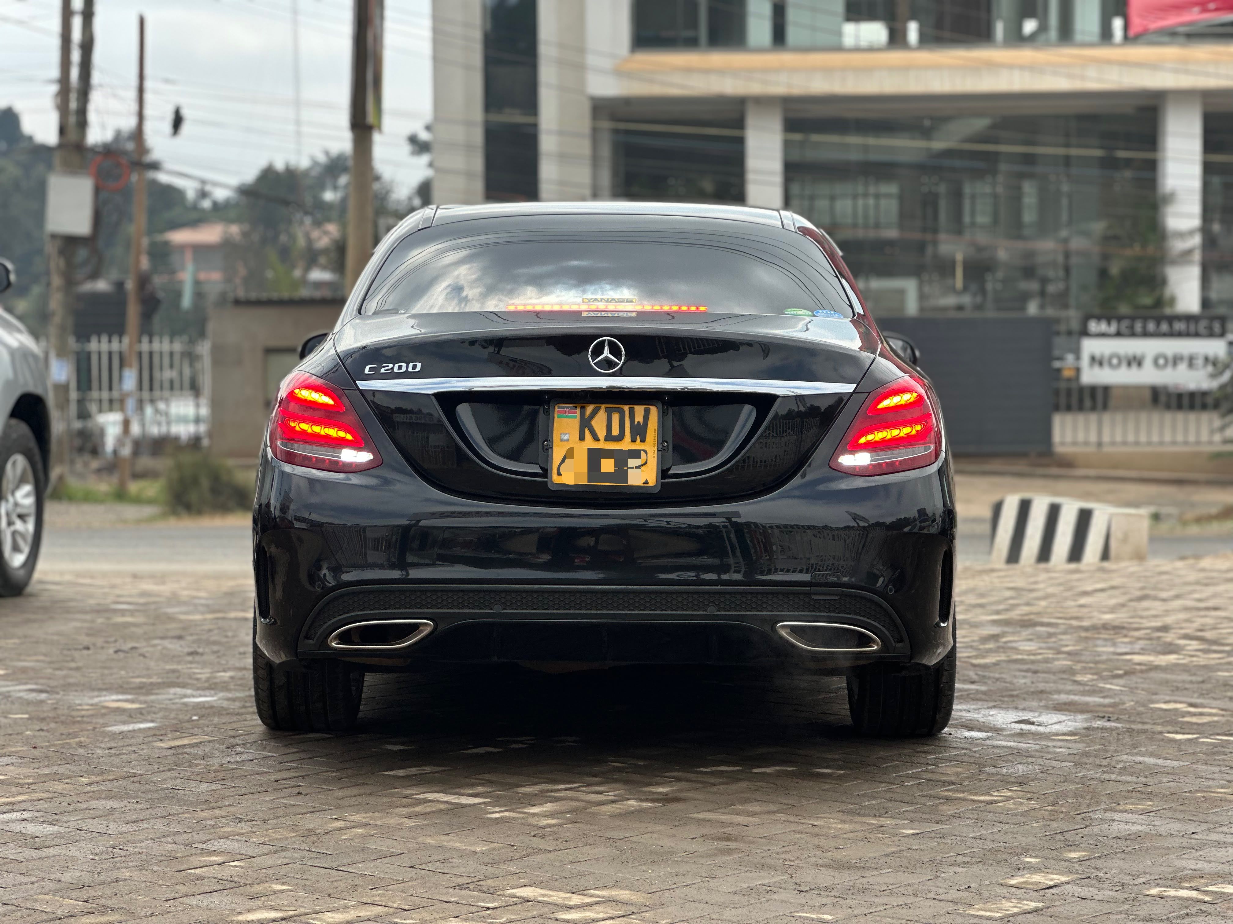 2018 Mercedes C200 Amg thumbnail 6
