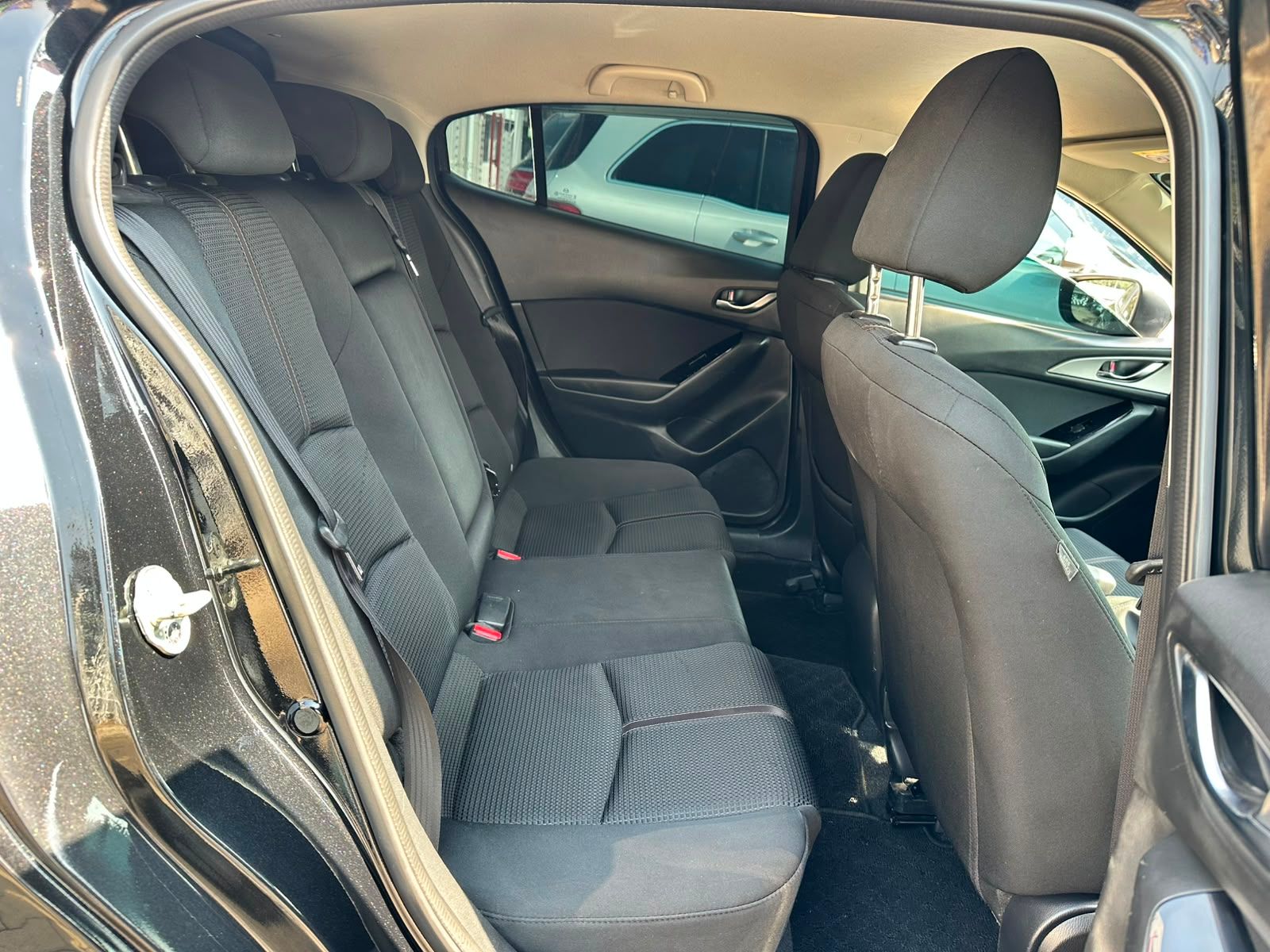 2018 mazda axela thumbnail 8