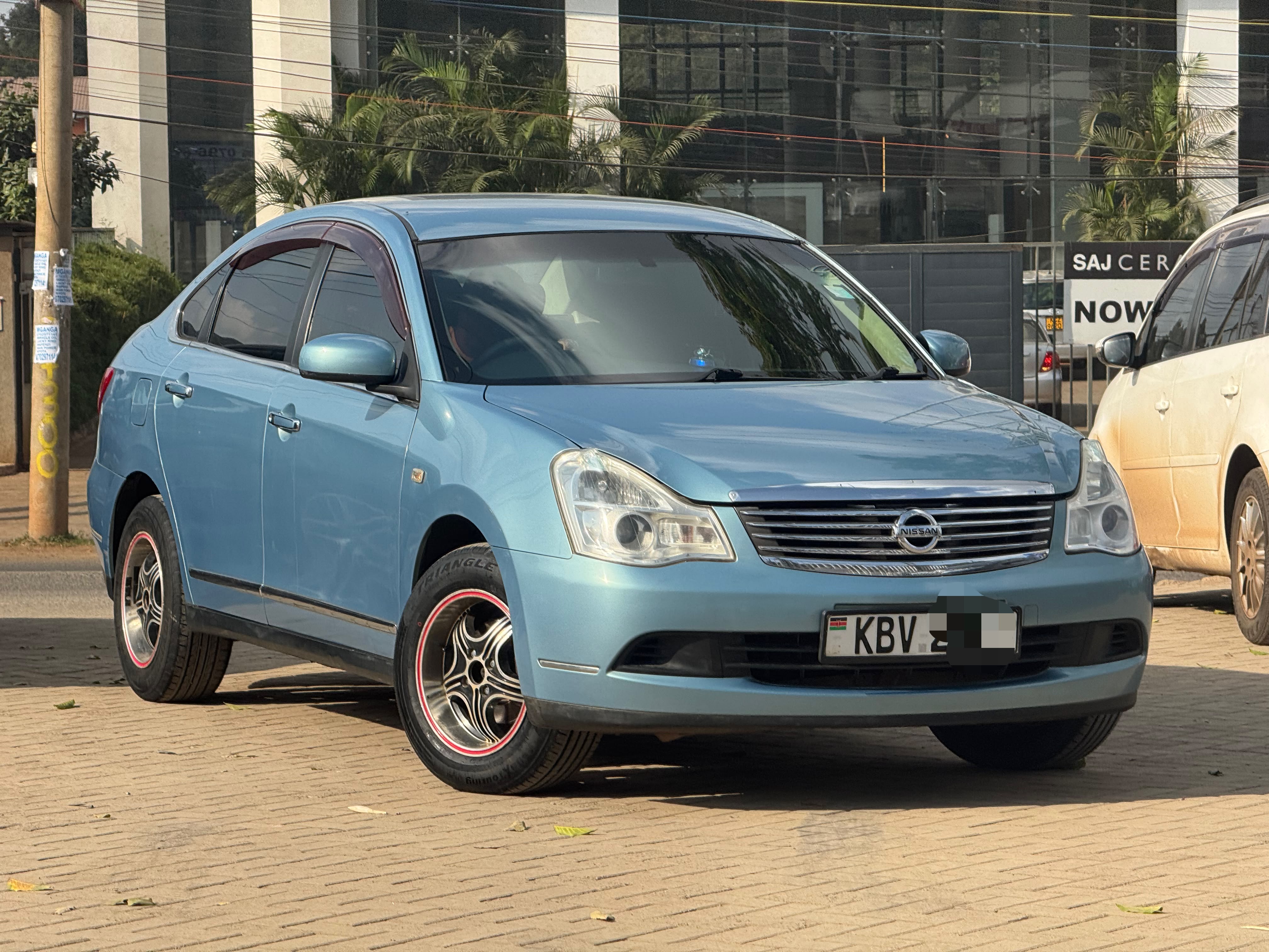 2006 Nissan Bluebird - view 2
