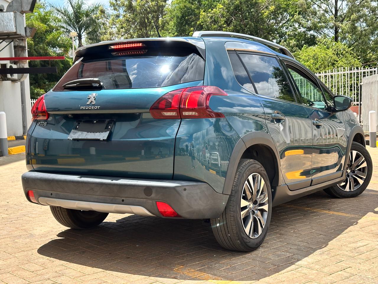 2019 Peugeot 2008 Allure - view 3