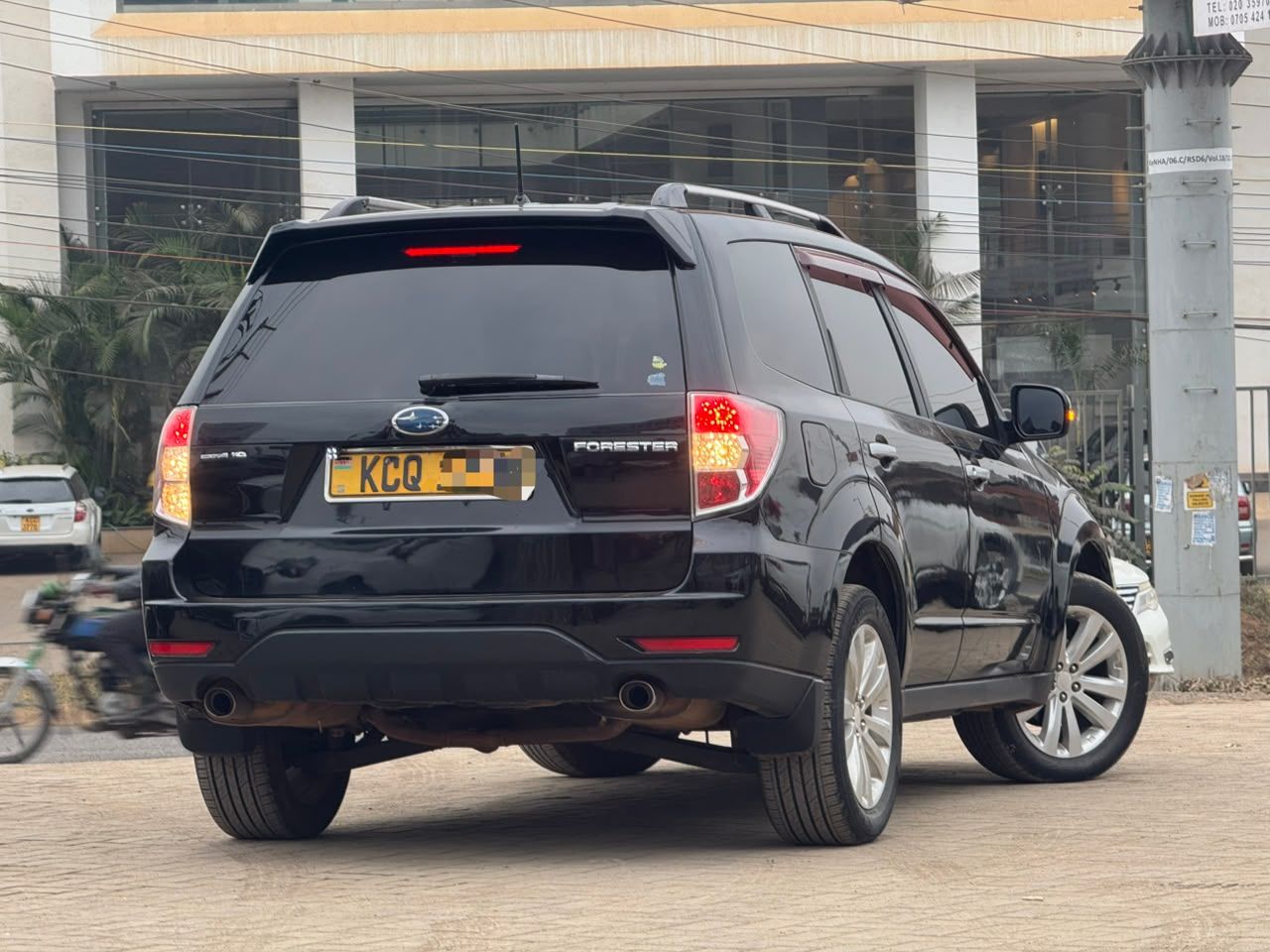 2011 Subaru Forester thumbnail 5
