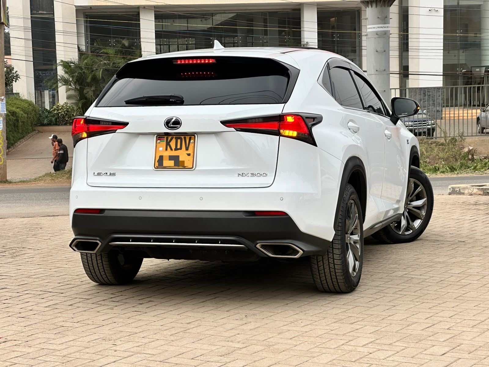 2018 Lexus NX300 fsport thumbnail 5