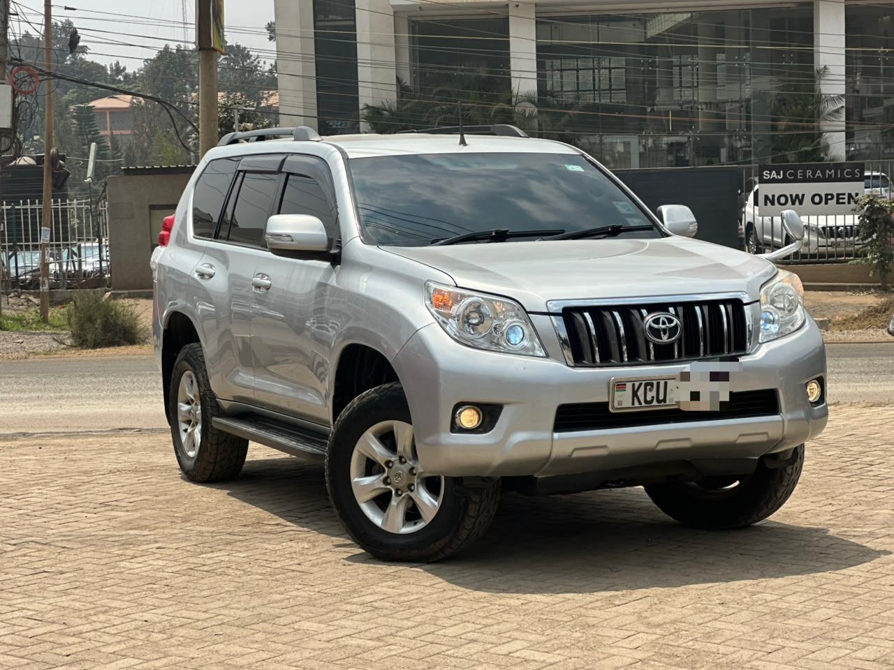 2012 Toyota Land Cruiser Prado TX - view 2
