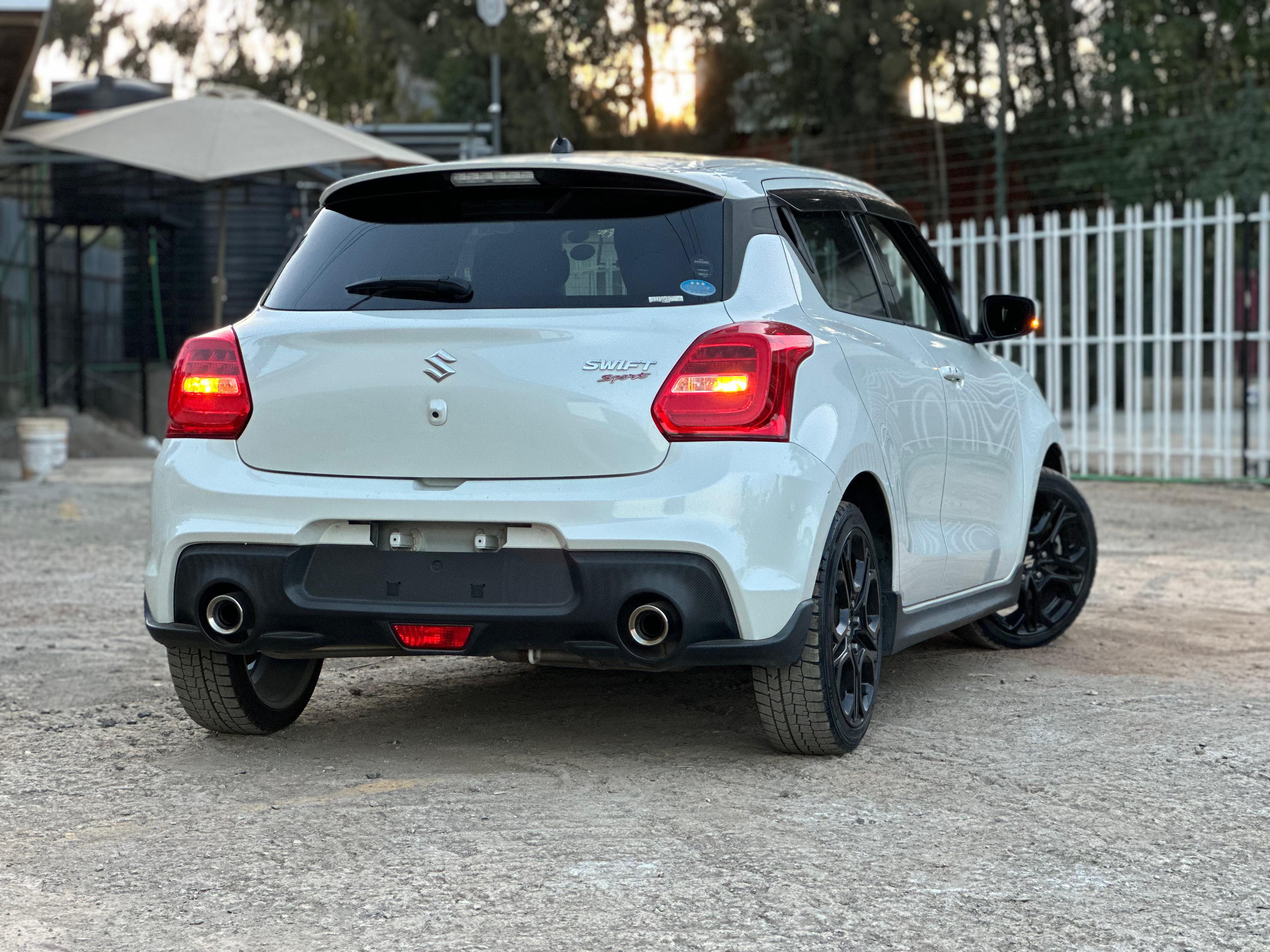 2018 Suzuki Swift Sport thumbnail 5