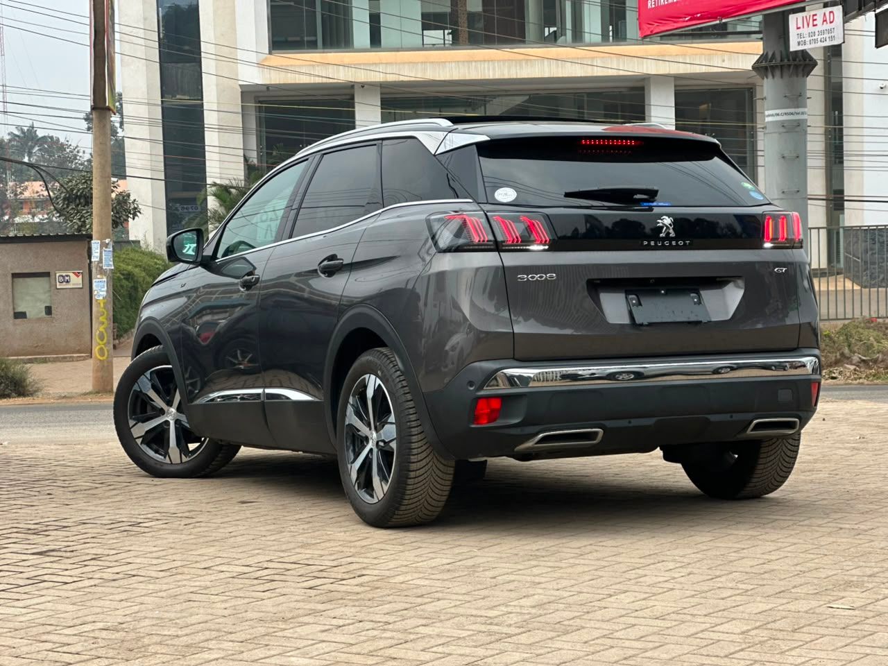 2022 Peugeot 3008 GT thumbnail 4