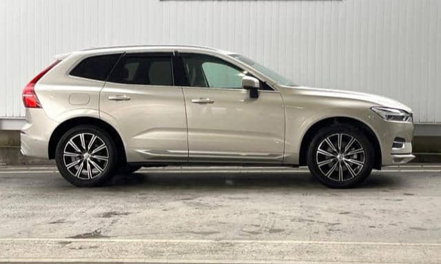 2019 Volvo XC60 D4 thumbnail 9