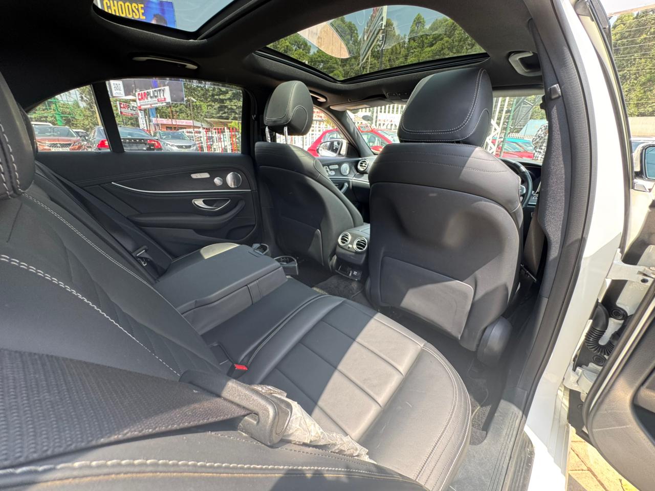 2019 Mercedes Benz E250 thumbnail 10