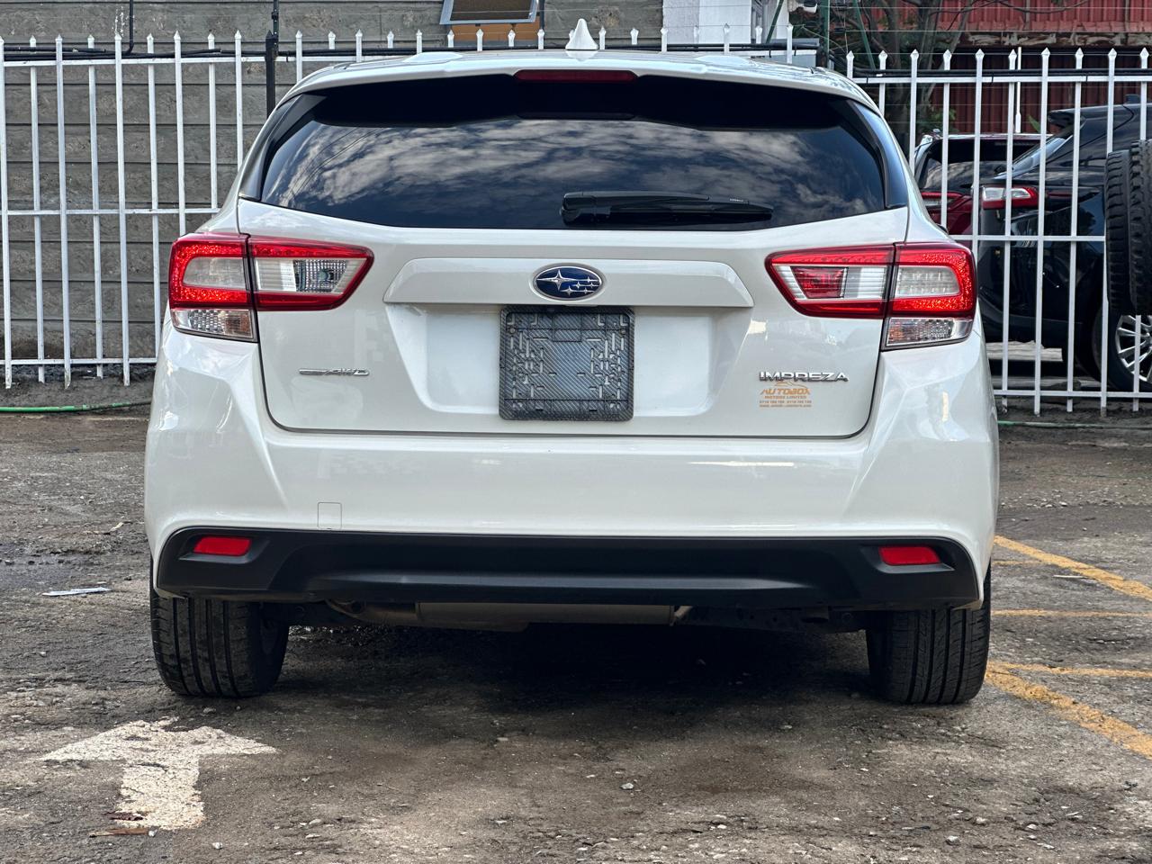 2016 Subaru Impreza thumbnail 4