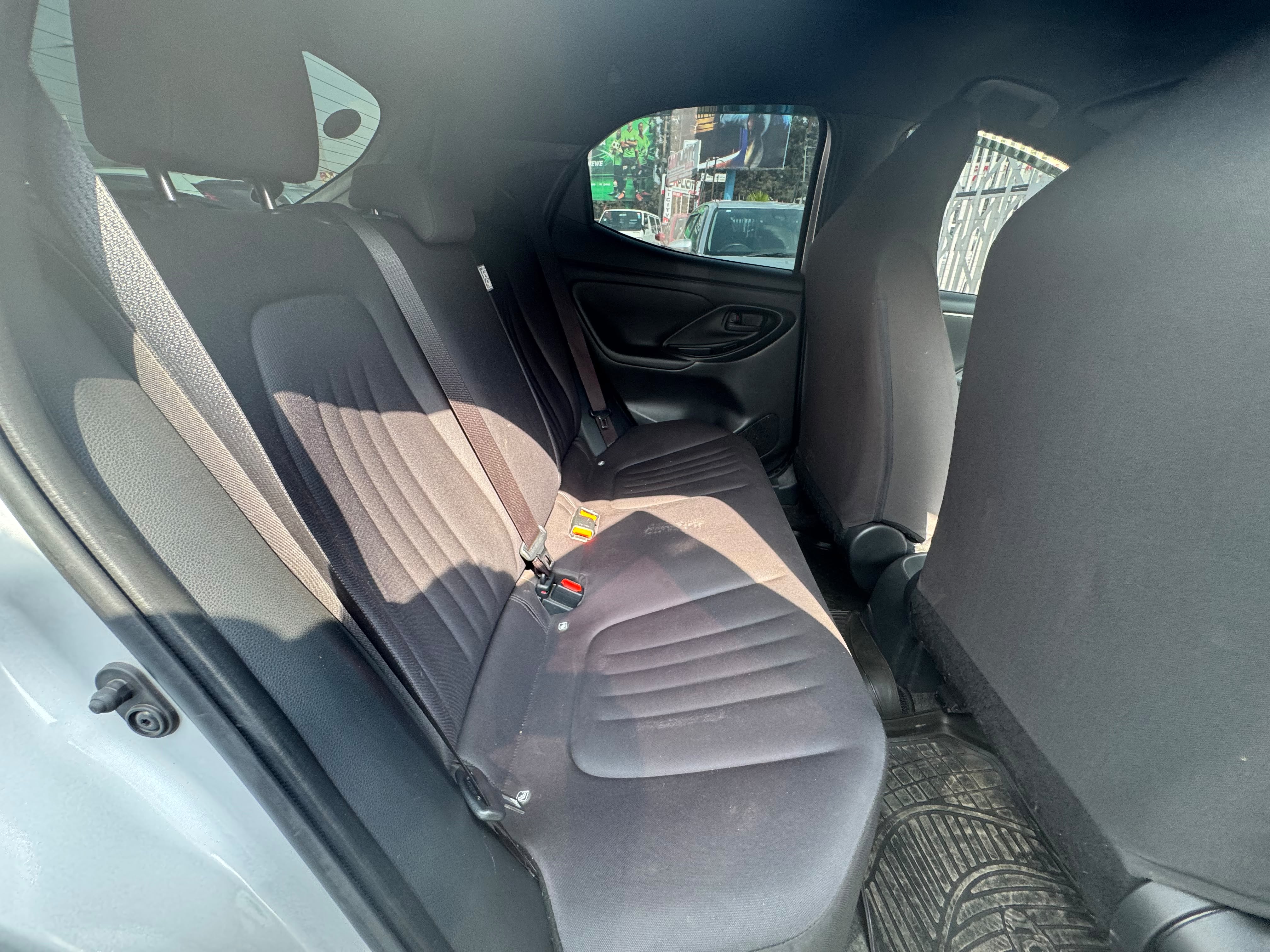 2020 Toyota Yaris thumbnail 10