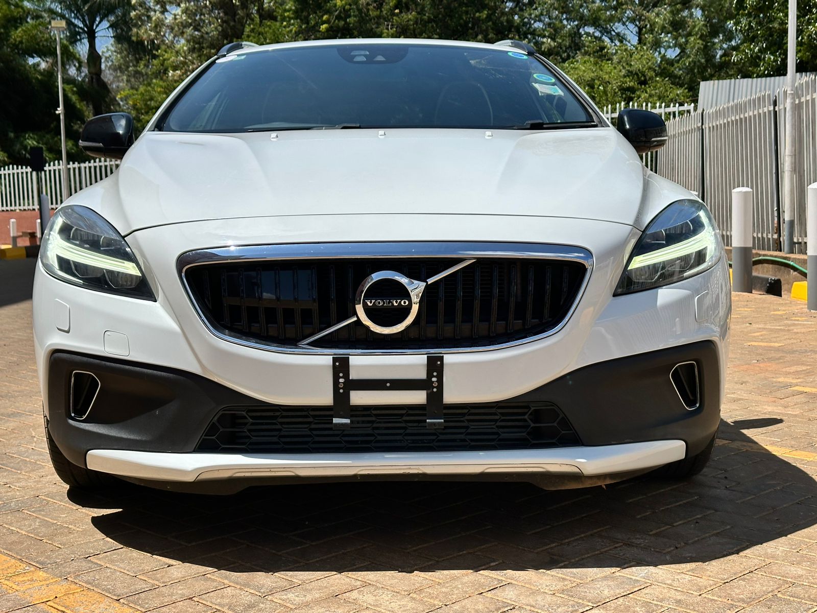2019 Volvo V40 Cross Country D4 thumbnail 5
