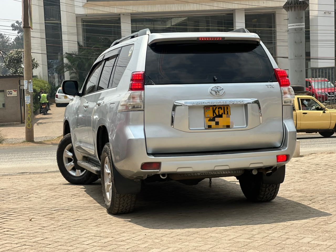 2012 Toyota Land Cruiser Prado TX thumbnail 4