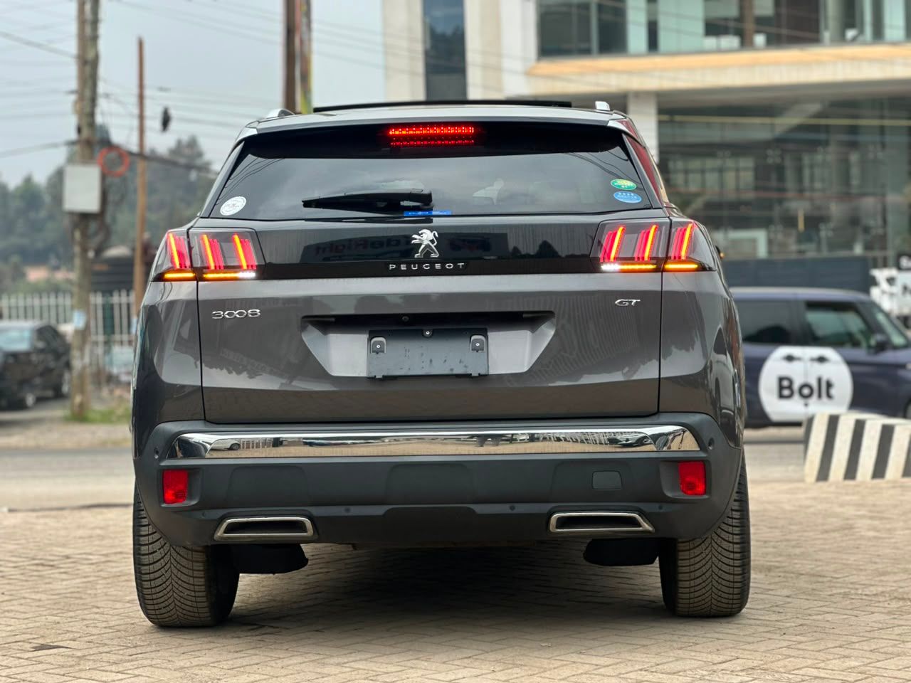 2022 Peugeot 3008 GT thumbnail 6