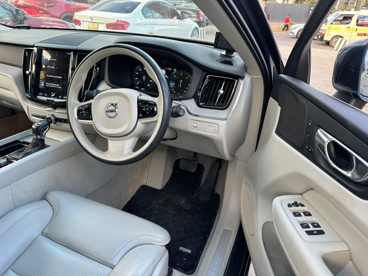 2020 Volvo XC60 D4 INSCRIPTION thumbnail 8