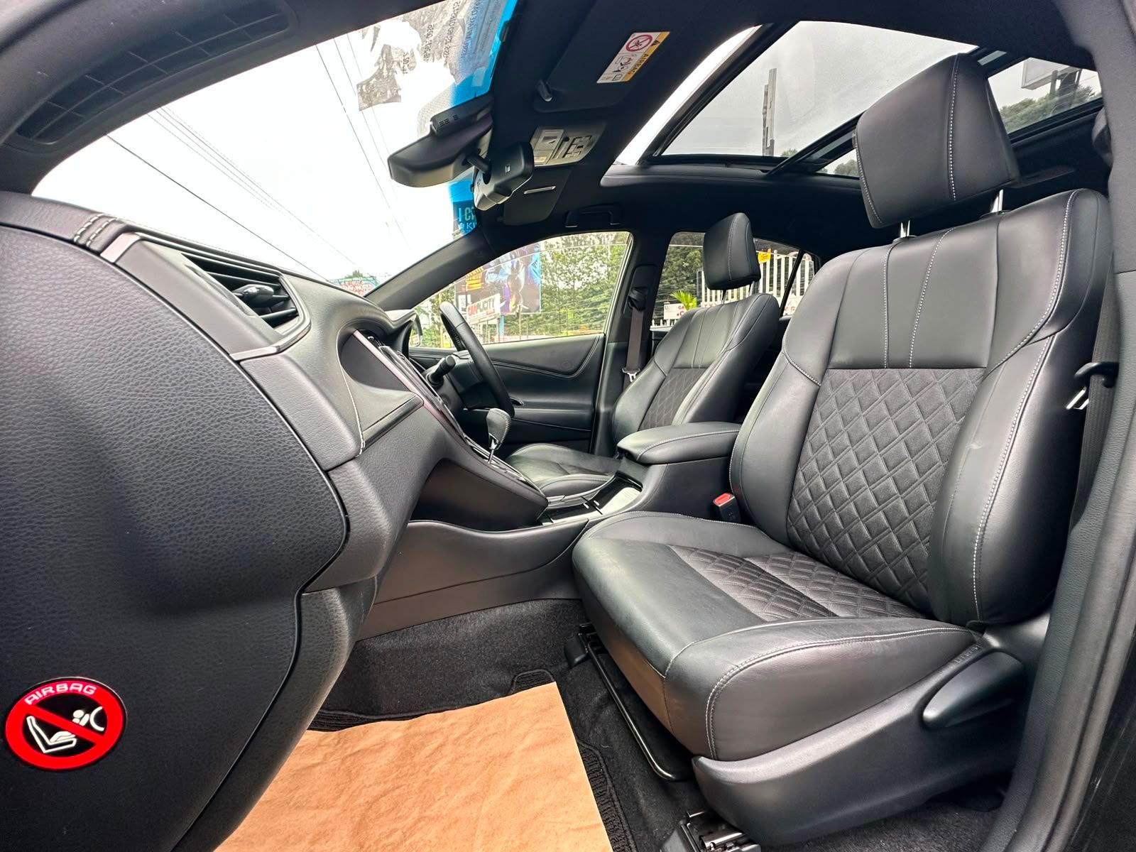 2019 Toyota Harrier Premium thumbnail 10