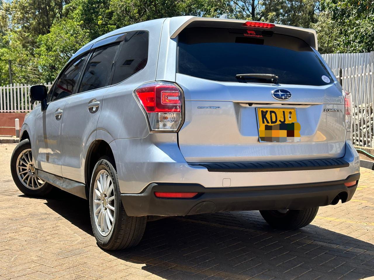 2015 Subaru Forester thumbnail 6